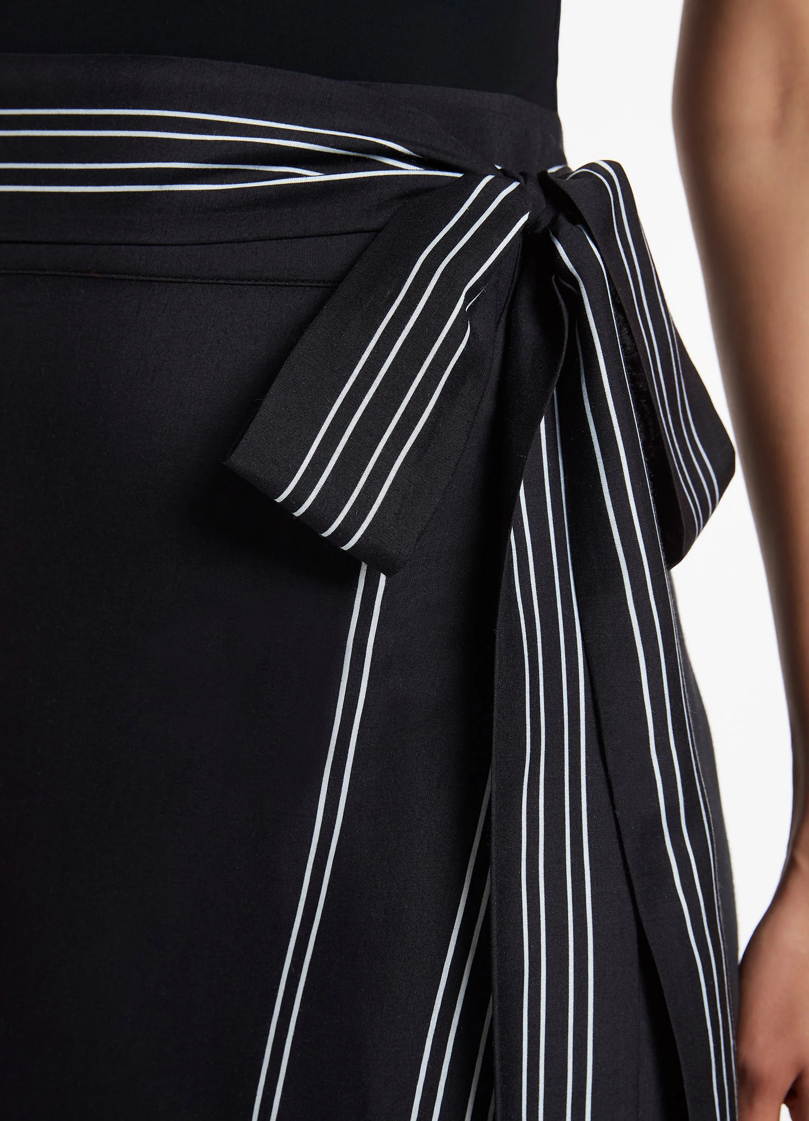 Jetset Tie Sarong - Black - Image 5